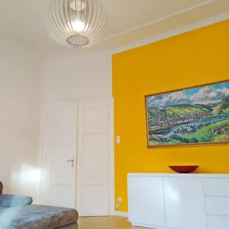 Charming 2-Bed-Apartment In The Old Town Of Cochem Eksteriør billede