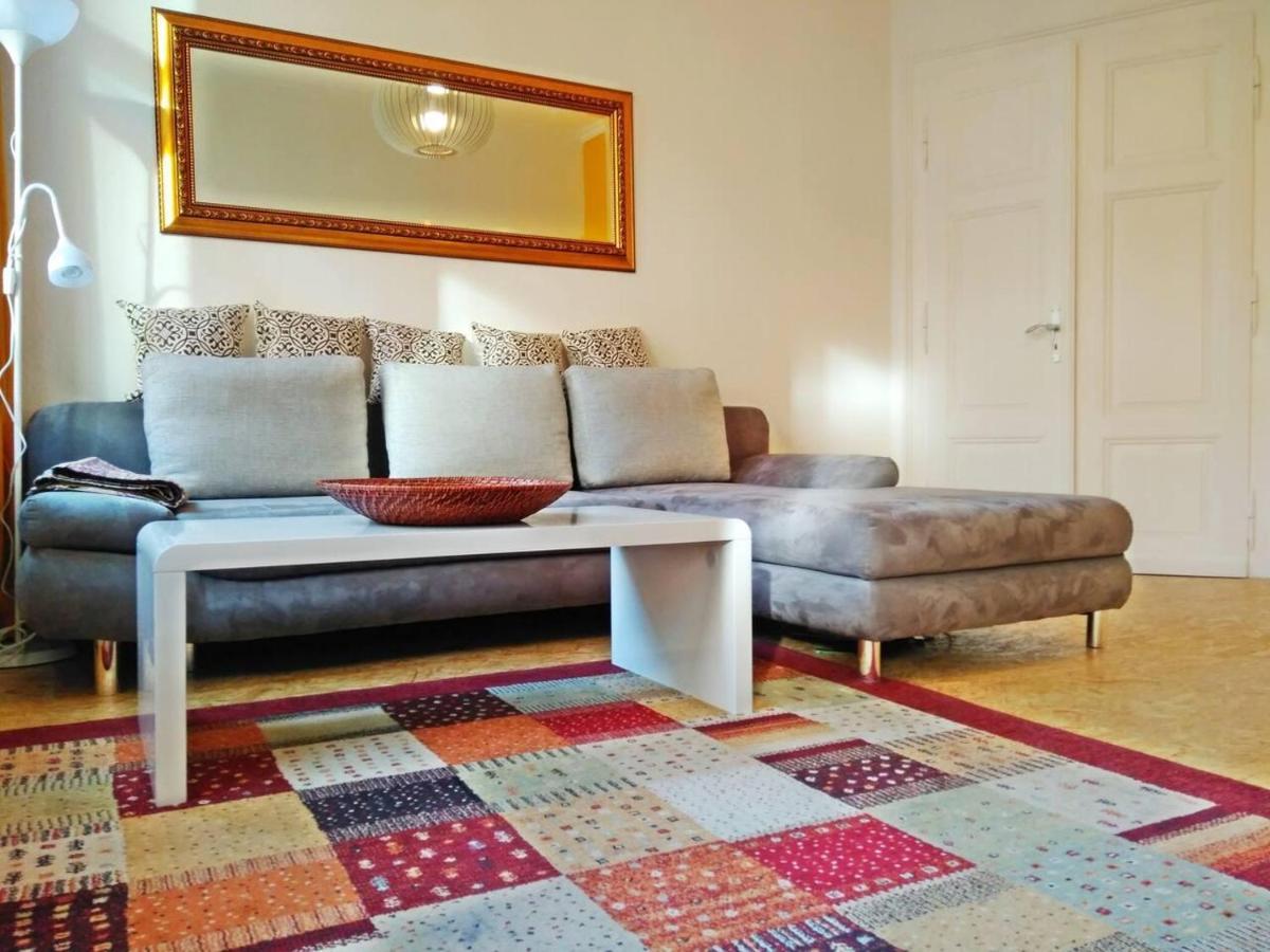 Charming 2-bed-apartment In The Old Town Of *